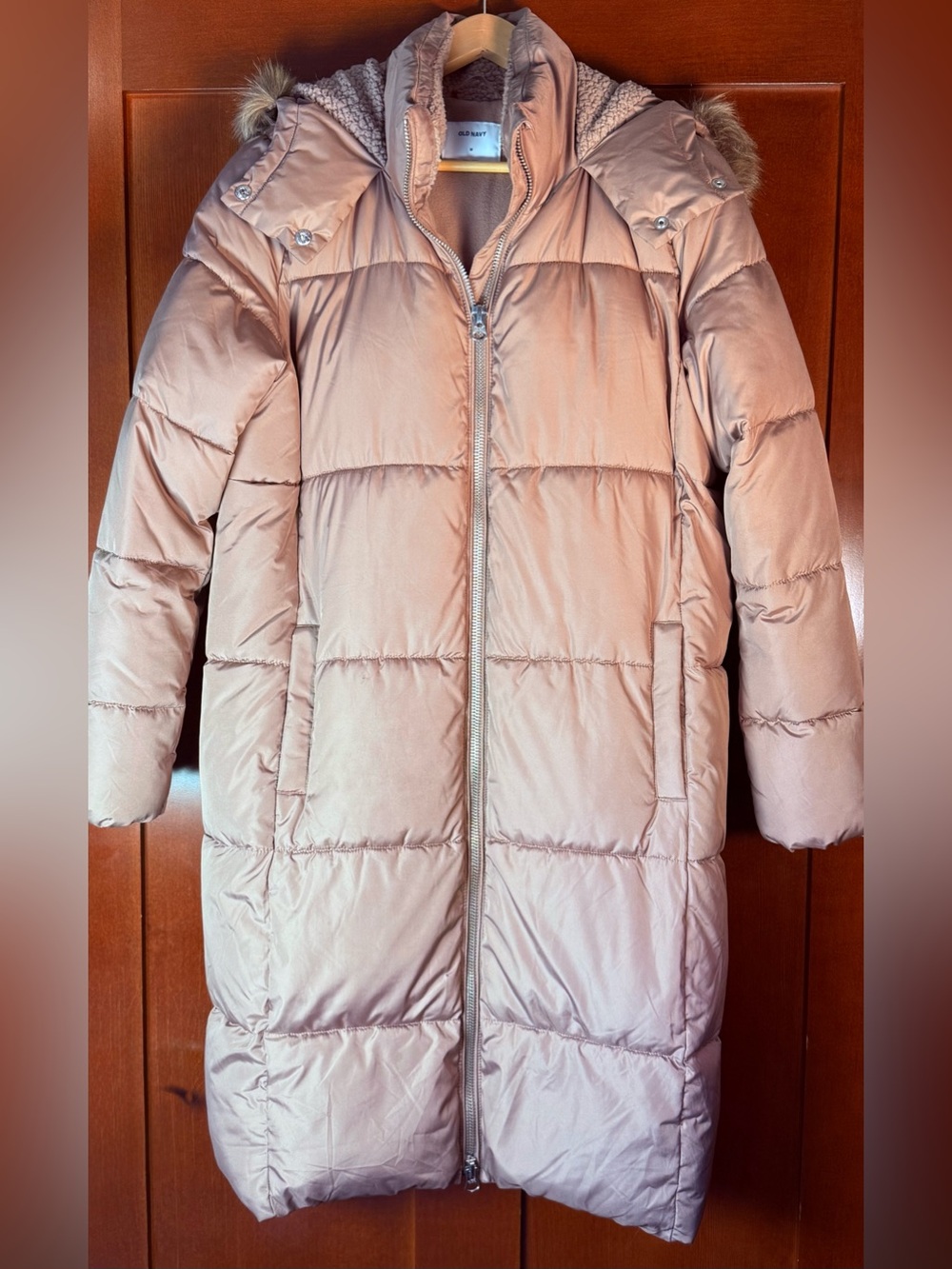 Old Navy Long Puffer Coat Womens M Mauve Faux Fur Hood Sherpa Lined Winter